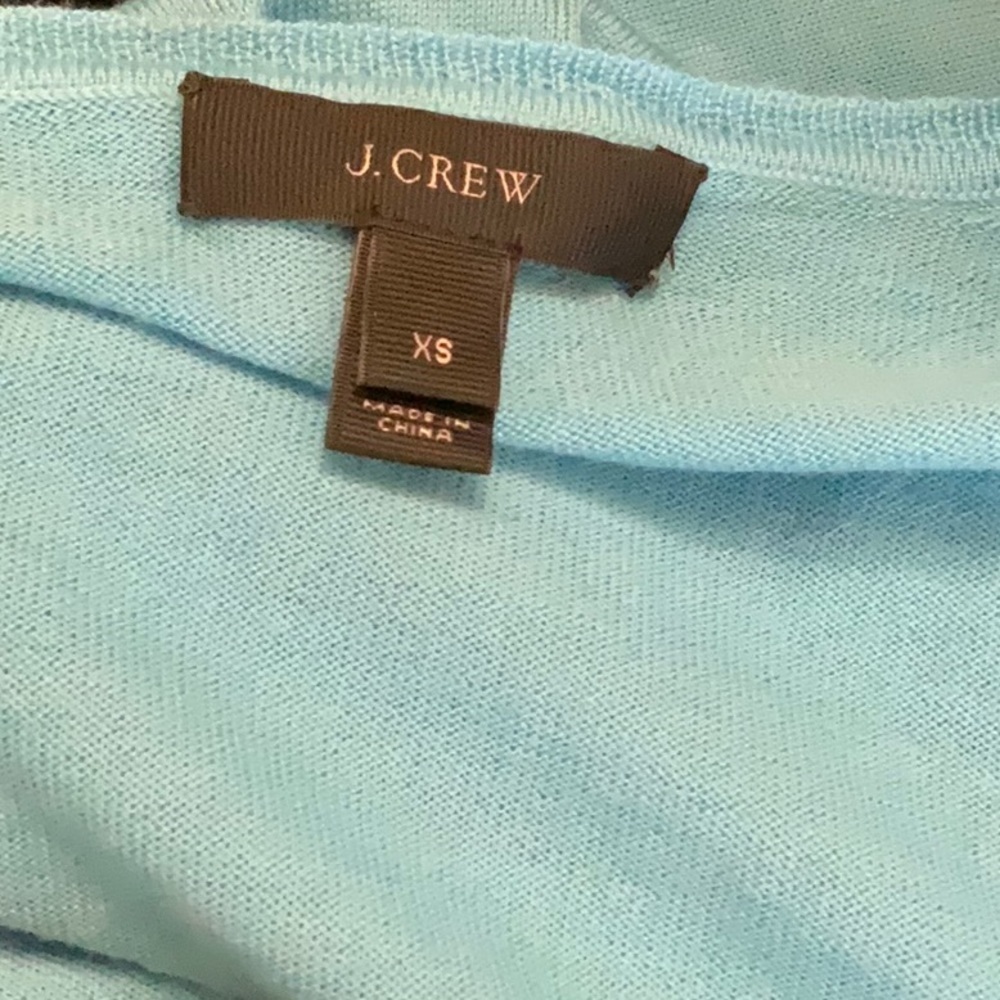 J. Crew V neck Merino wool sweater. Size XS. J7 - Picture 6 of 7